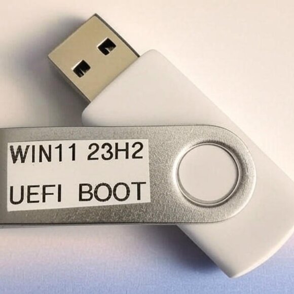 Windows 11 23H2 Bootable USB 64-bit PC or Laptop UEFI No Secure boot or TPM 2.0 - Picture 5 of 10